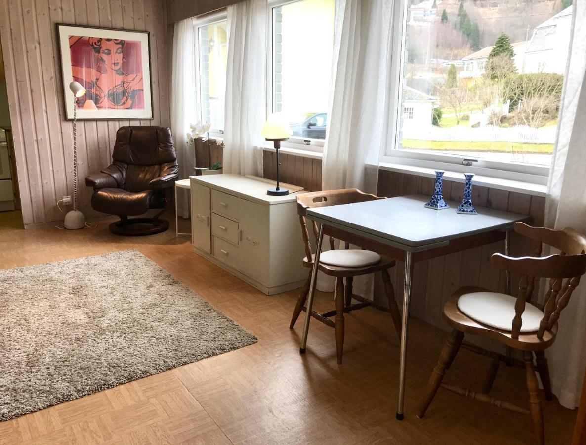 Villa Holmen 2 - Ground Floor Apartment Balestrand Exterior photo